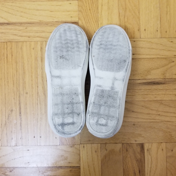 Steve Madden Quilted Ecentrcq Sneaker - Picture 6 of 6